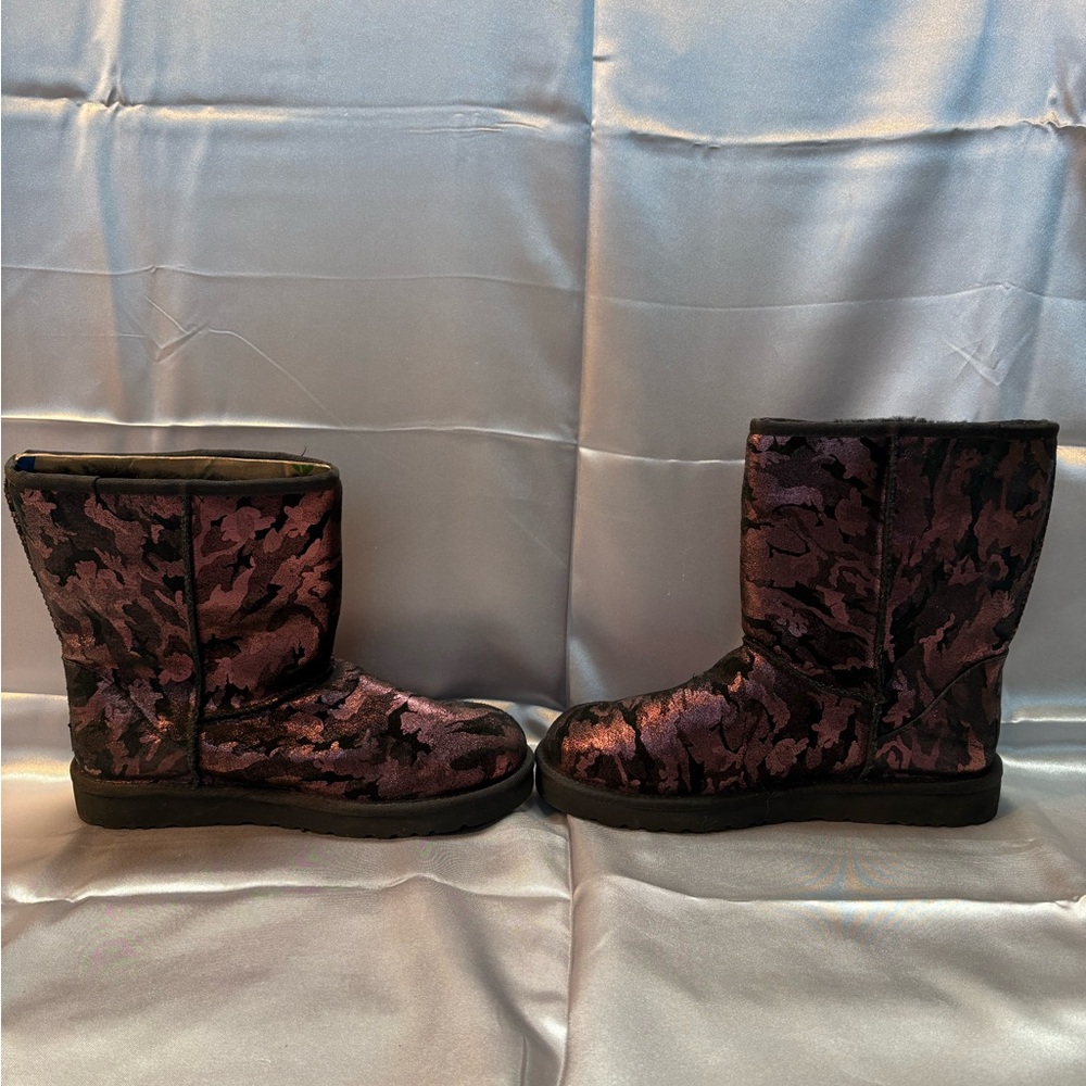 UGG Australia Metallic Camo Shearling Boots – Purple/Black – Women’s 10